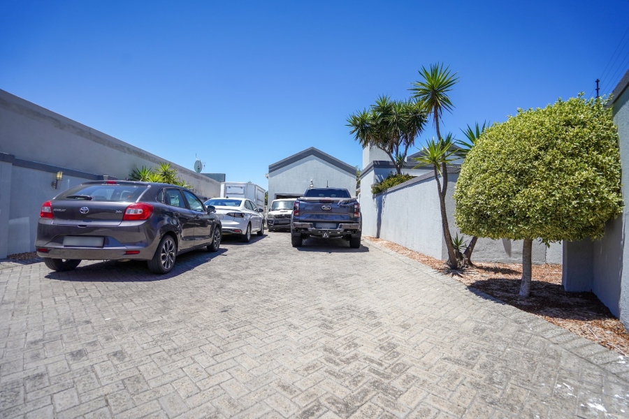 4 Bedroom Property for Sale in Parklands Western Cape